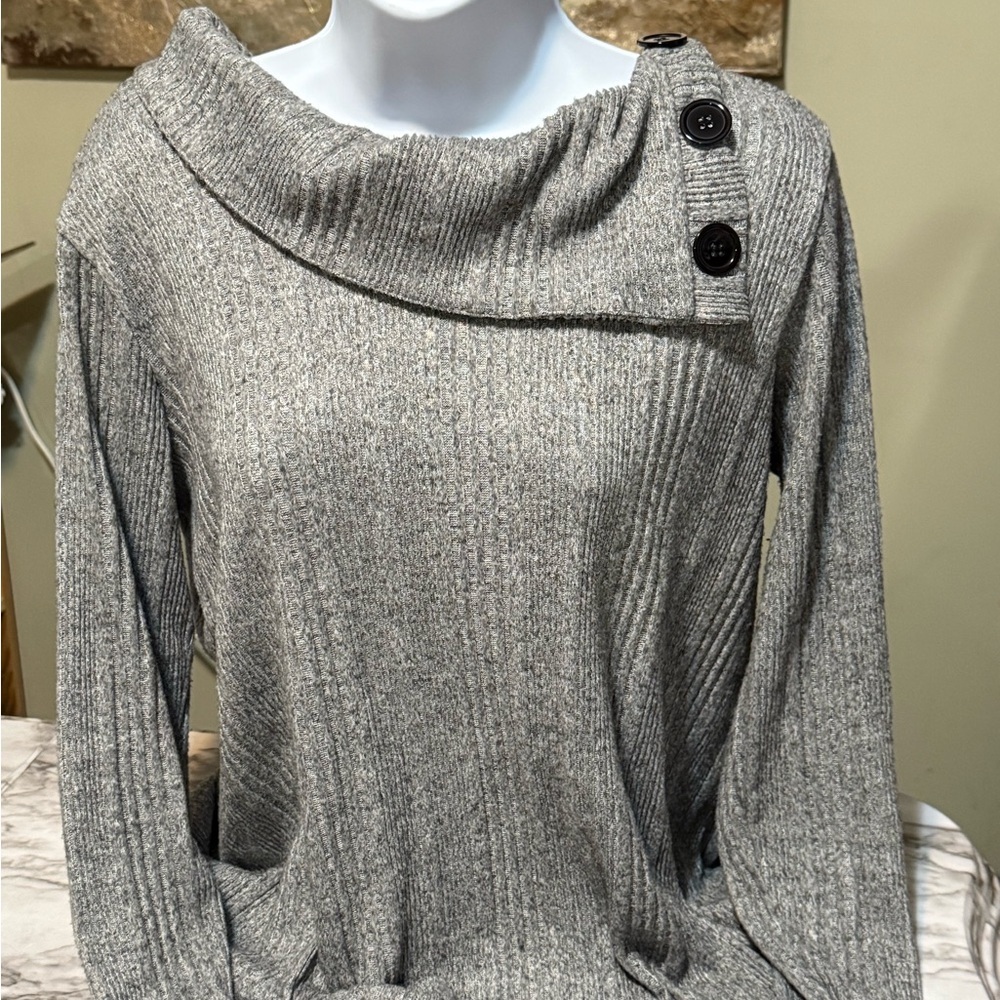 Cozy Women's Gray Button-Shoulder Turtleneck Sweater